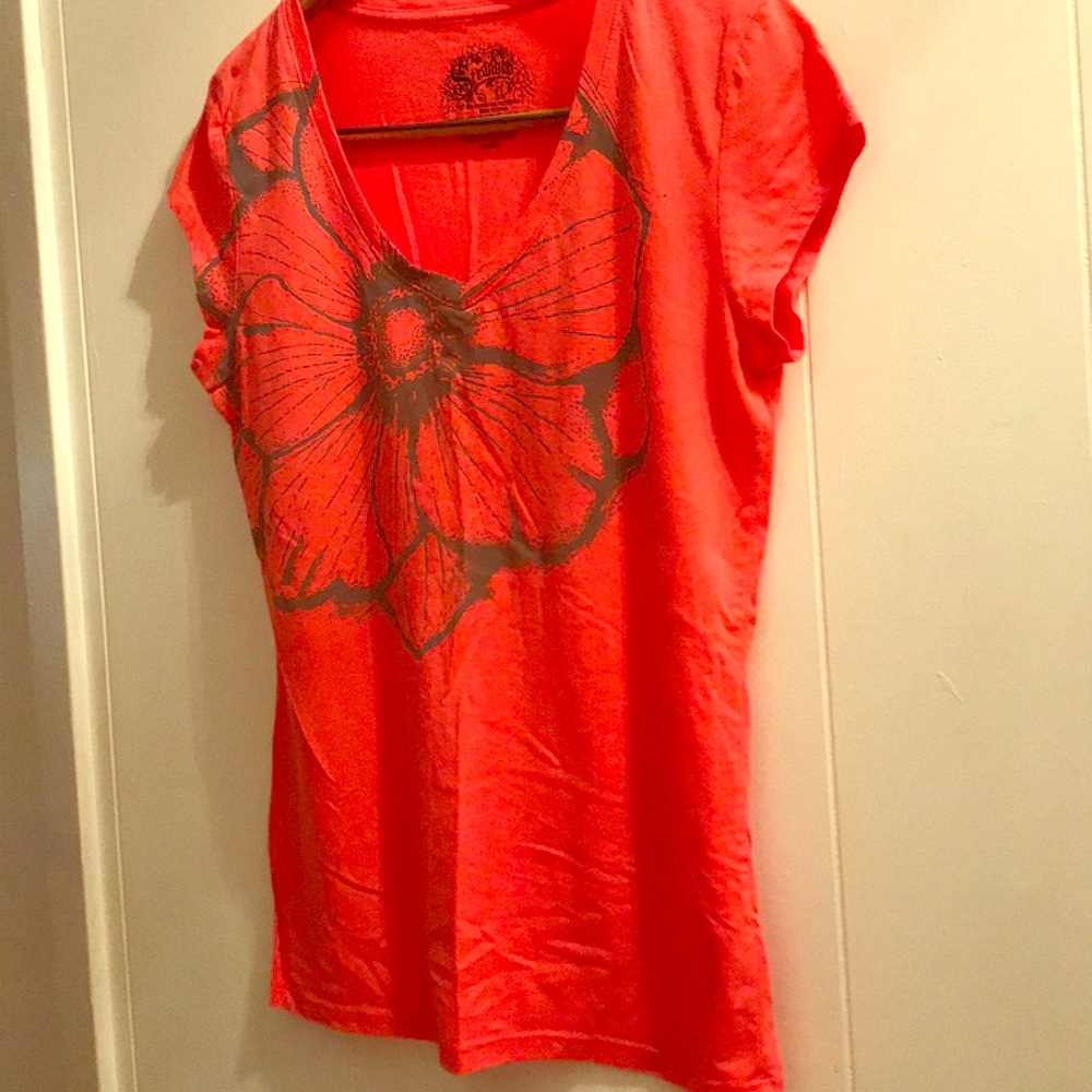 Flower graphic tee